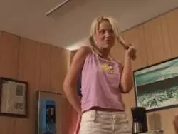 Nach dem Sex spritzt der Kerl der Hausfrau die Ficksahne in den Mund